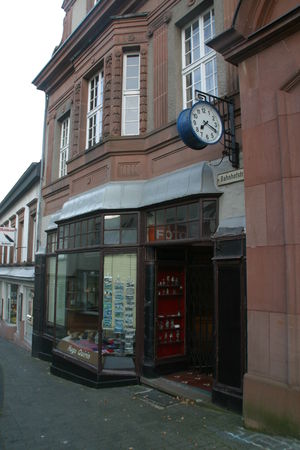 Hugo Quirin Geschäft.jpg