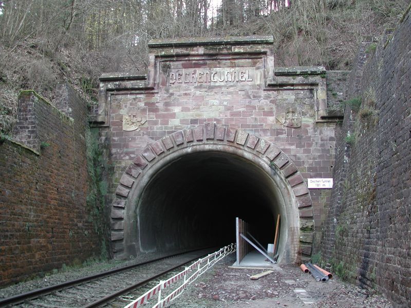 Datei:Dechentunnel Nordportal.jpg