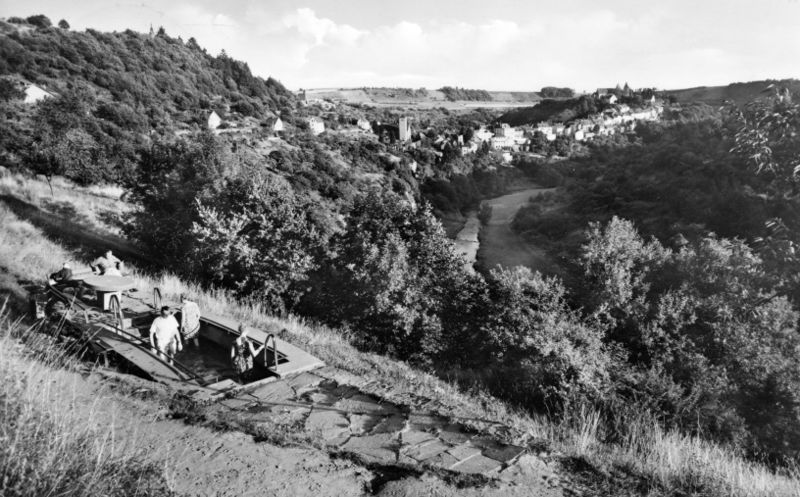 Datei:1960 Tretbecken.jpg