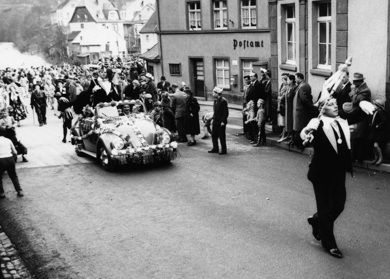 Datei:1959 Karnevalsumzug.jpg