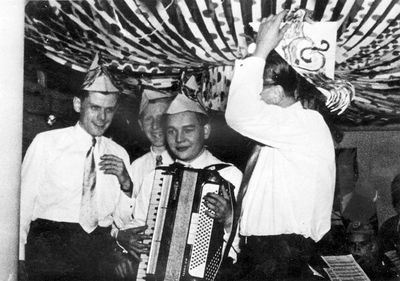 Kappensitzung im "Eifeler Hof" - von links: Josef Pauly, Franz Brantzen, Josef Atzhorn, Alfred Pauly