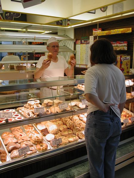 Datei:2001 Cafe Zimmer.jpg