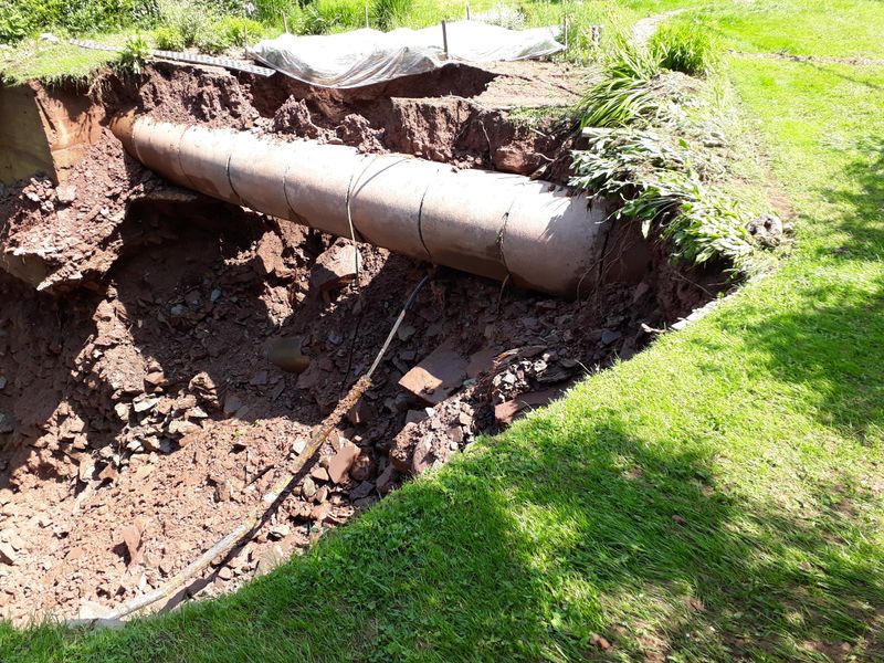 Datei:Kanalrohr Am Steinberg 2.jpg